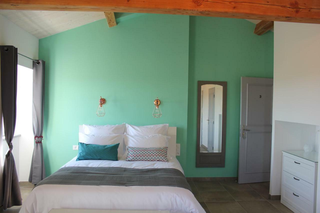 Domaine Forvent Bed and Breakfast Saint-Julien-de-Peyrolas Eksteriør billede